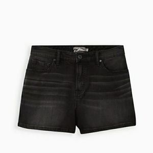 Torrid size 26 HIGH RISE A-LINE SHORTIE SHORT - VINTAGE STRETCH WASHED BLACK